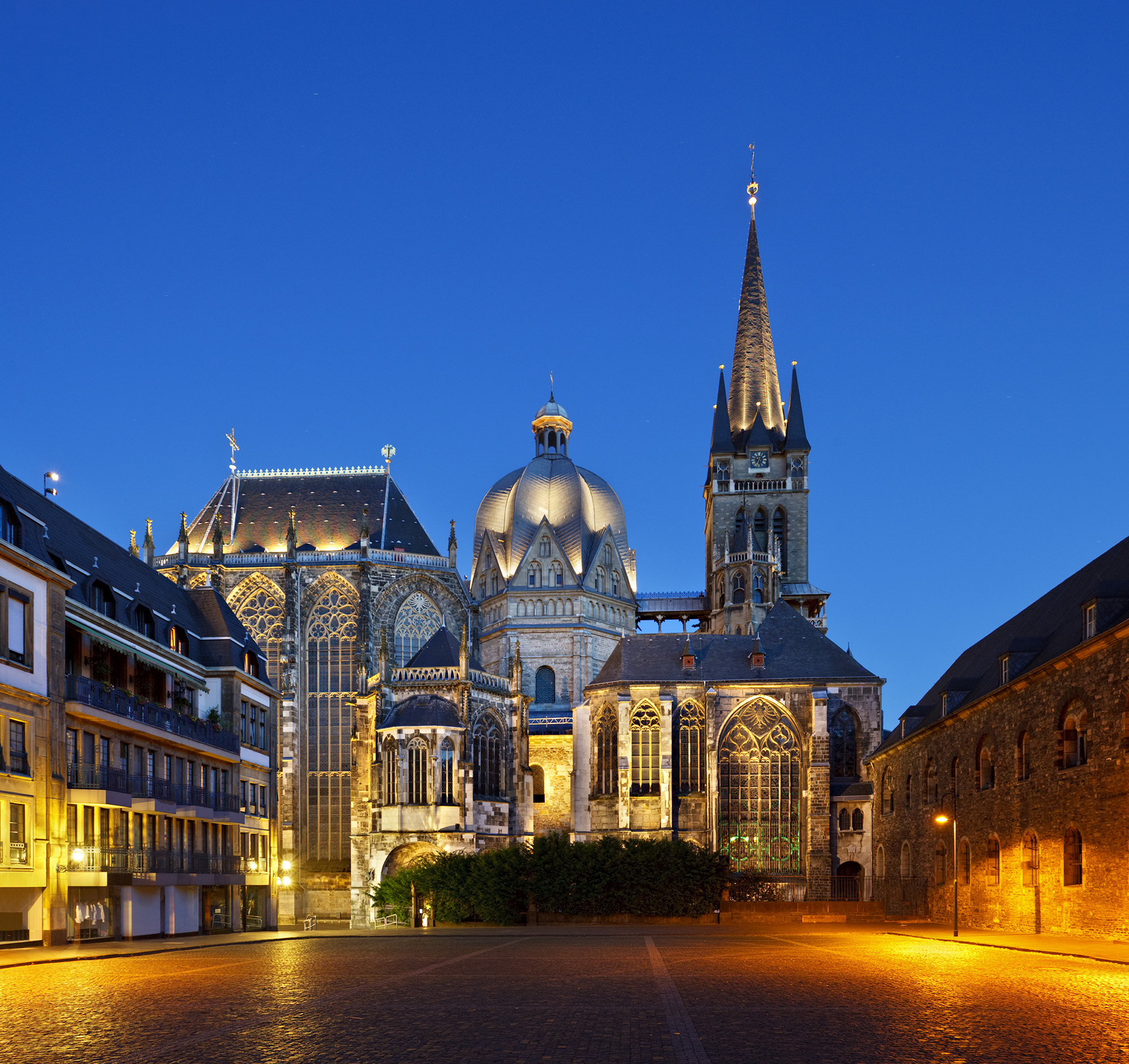 visit aachen cathedral